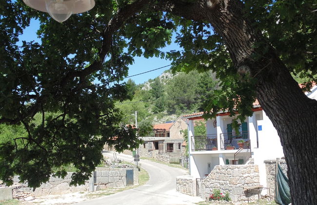 Holiday Home in Starigrad With Garden - Foto 17