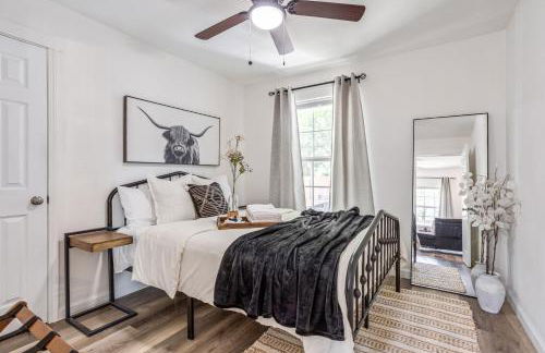 The Craftsman on Clay-Downtown-4 Blocks to Silos-Hot Tub and Cowboy Pool - Foto 21