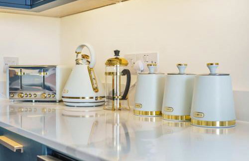 NEW! Stunning 2 Bed Beach Front Penthouse Apartment - Topaz, Compass Point - Foto 38