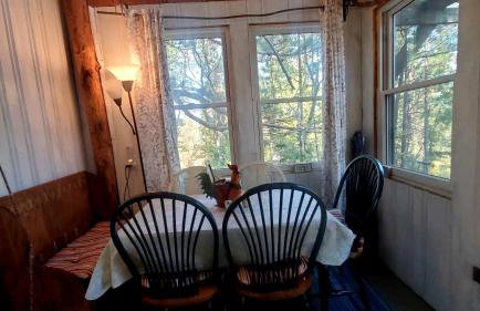 Magical Tree House Rental Nestled in the Woods on Farm Retreat near St. Louis, Missouri - Foto 12