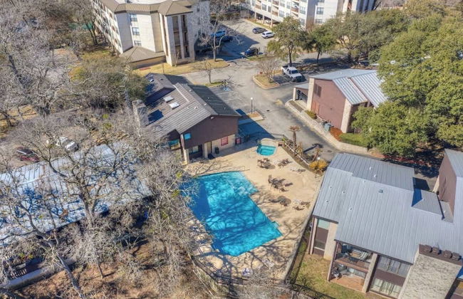 Luxury Riverfront Condo 1 BLK to Schlitterbahn! - Foto 45