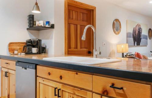 Basecamp Stays: Upscale Getaway Shuttle Hot Tubs - Foto 16