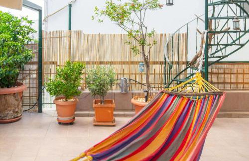 The HostMaster Ethnic Touch Feel Studio - Photo 3