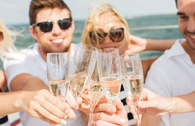 Fête sur un bateau à Valence avec déjeuner - Photo 12