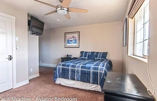 Tacit Shadow Resort Aviator Queen Suite, Gym, Coffee Bar, Hot-Tub, Free Laundry, Food Available - Foto 10