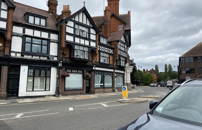 Deluxe Three Bed BnB in Henley-on-Thames near Station River & Town Centre - Foto 2