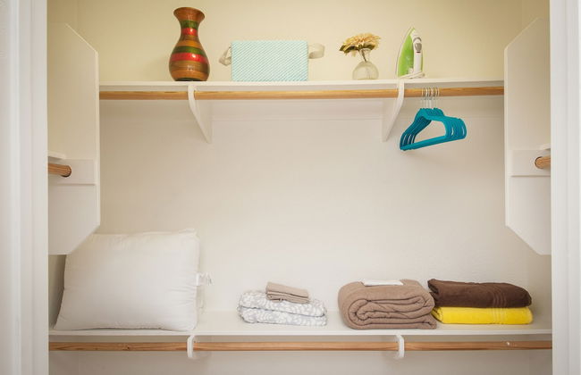 Sunshine Suites at Hillcrest - Photo 3