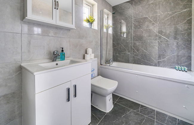 Modern Town Center Apartments Aldershot - Photo 61