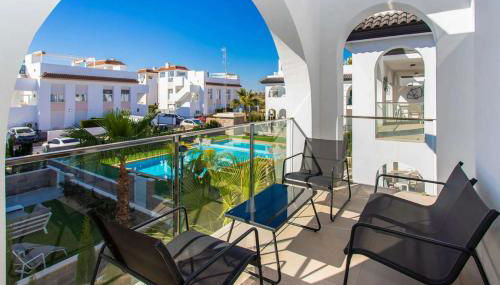 Sunset Paradise - Sleeps 4, Pool, Terrace & Views - Foto 3