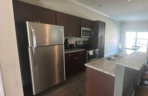 Modern Comfort and Resort Style Living Near CU - Foto 17