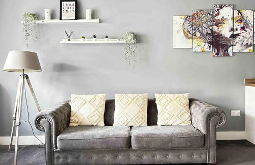 Spacious Southampton City Apartment with Courtyard - Foto 26