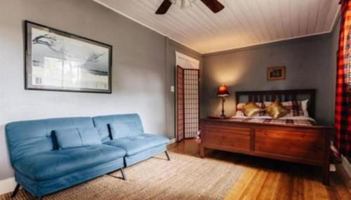 Cozy stay at Twin Treehouse in UT, Moody with Free parking - Photo 3