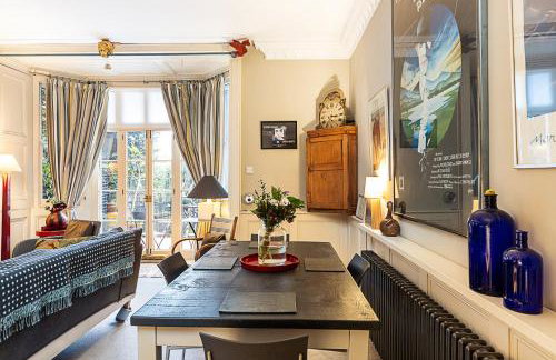 Elegant Highgate Garden Retreat - Photo 13