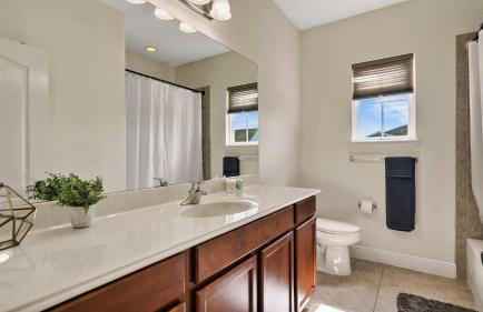 Poolside Tampa Stay- Game Room & Glam Room- Pool- Darts- Pool Table- Next to MacDill AFB - Foto 58