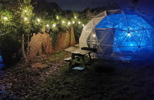 Secret Heated Dome, Hot Tub,Firepit Projector in Lincoln - Foto 1