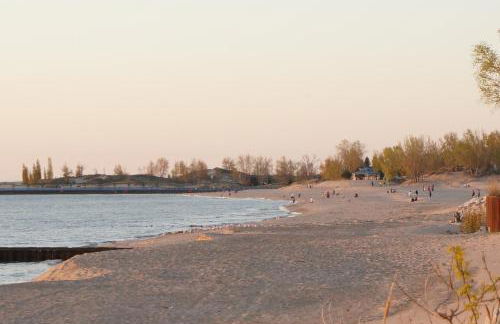 Riverside Home Near Beaches, Pier, downtown - Photo 26