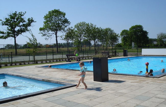 Family Getaway w/ Garden - Photo 12