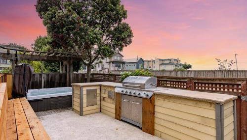 1 block to beach, Private Hot Tub, Fire Pit and BBQ - Foto 2, Garden