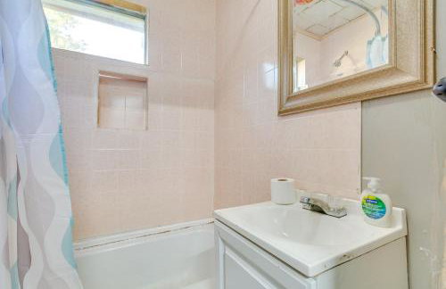 Centrally Located North Little Rock Studio with Yard - Foto 15