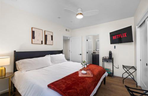 Modern 2 Bedroom King Bed EVCharger Pet-Friendly Balcony - Foto 9