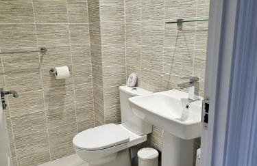 The Neal's 4 Bedroom House in Buxton Sleeps 8 - Photo 59