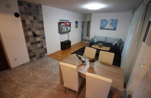 Moderan apartman u blizini mora - Foto 4