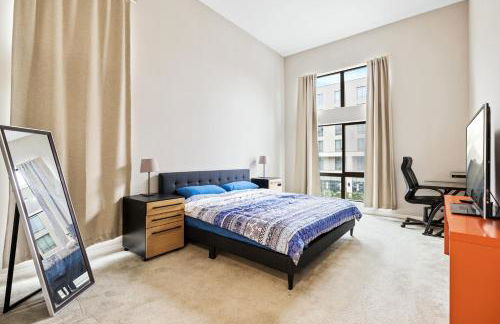 Ultimate LA Vacation 2BR w Pool Above Shops - Foto 6