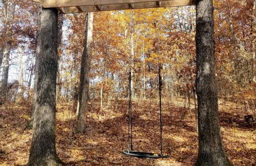 Peaceful New Market Cabin with Deck and Fire Pit! - Foto 26