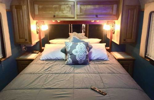 Stay Like a Rock Star Tour Bus in Durham NC - Foto 14