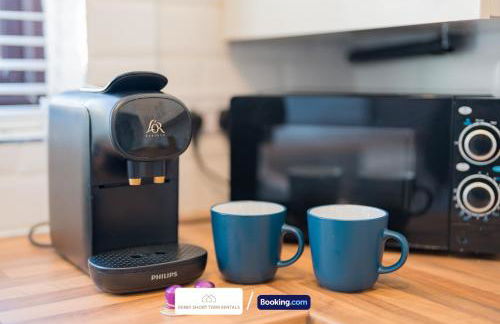 Award-Winning Four Bedrooms House, Parking, WiFi By Derby Short Term Rental Short Lets & Serviced Accommodation Derby - Foto 17