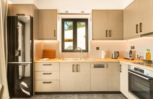 Mani Theasis - Foto 12