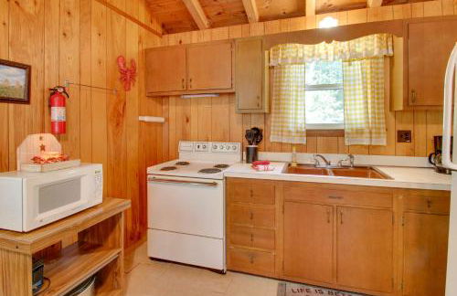 The Birches Raymond Getaway with Beach and Boat Dock - Foto 10