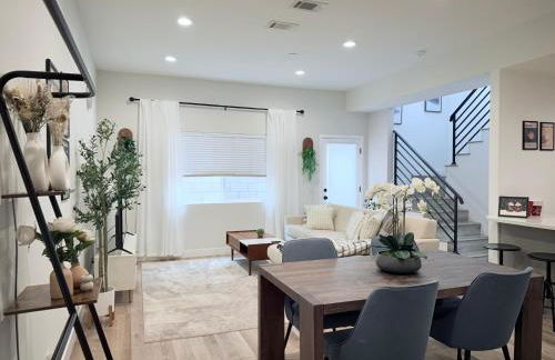 Modern Family Haven - Minutes from Disney Magic-OC - Foto 59