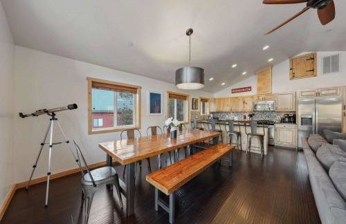 Mountain Retreat - Sleeps 7 - Canoe - Fireplace - Foto 17