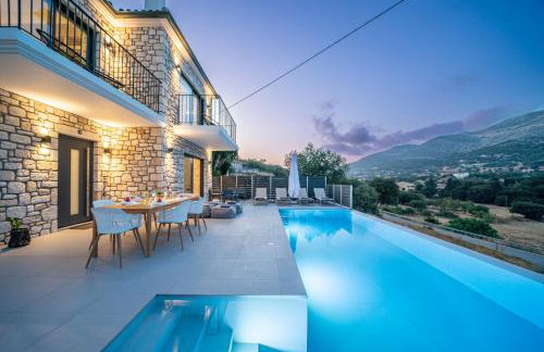 Luxury Stone Villa Aris, ideally located just a 5-minute walk from restaurants and shops - Foto 2