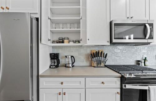 Outstanding Amenities-New Complex- Downtown Luxury - Foto 8