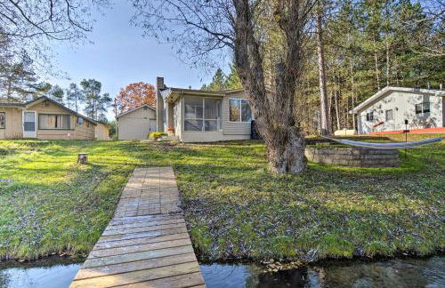 Riverfront Grayling Retreat with Fire Pit and Dock! - Foto 28