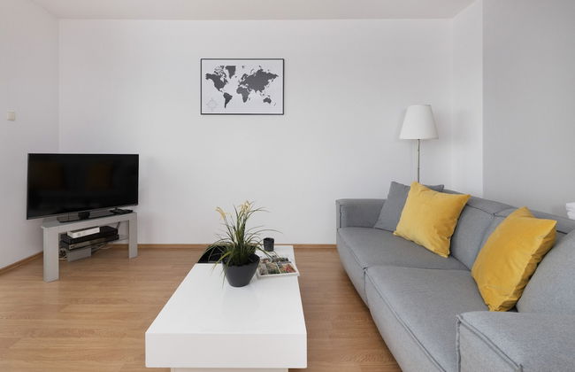 Warsaw Ursynów Apartment by Renters - Photo 11