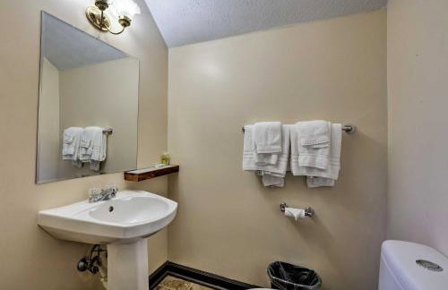 Burkesville Apt w/ Deck, Views & Pool Access! - Foto 12