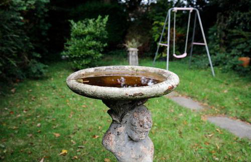 Spacious 3BR by Avalora Shortlets & Serviced Accommodations Queensway with big garden, Near train station - Foto 13