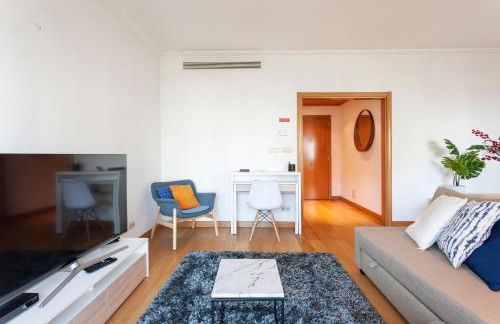 Central Orient Residence - Modern, spacious and sunny! By the river! - Photo 7