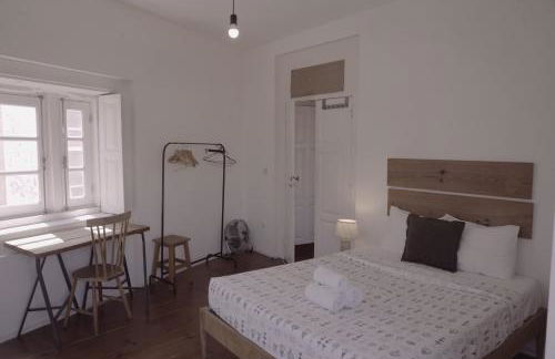 Light & Airy Historic Centre House with Balconies - Photo 7