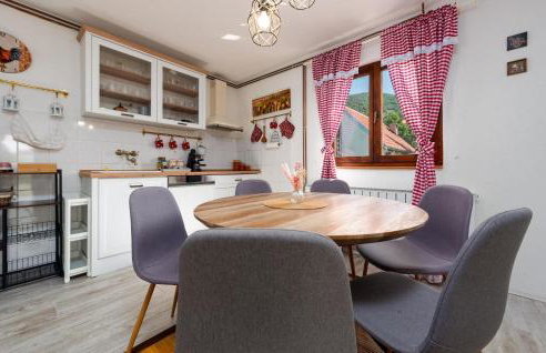 Nice Home In Udbina With House A Panoramic View - Photo 21