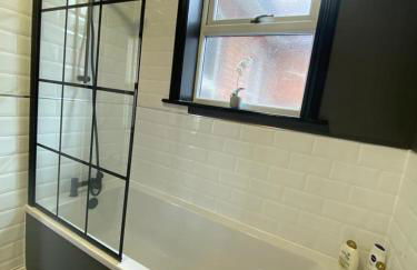 1 bed flat with parking near town centre - Photo 3