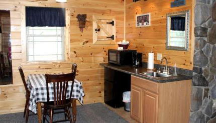 Flintstone Cozy Cabin for Places to Visit in Maryland - Foto 3