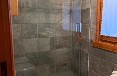 Chalet Leonard House in the wood - Foto 13