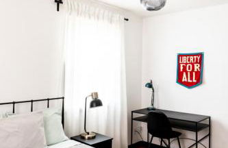 Mid-Century Modern Home Near Downtown with Free Parking - Foto 25