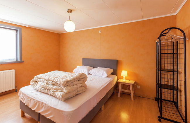 Quiet Cottage near Woods - Photo 19