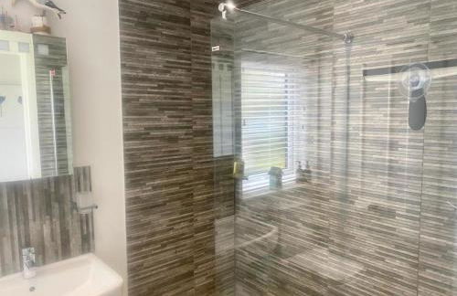 2 Bedroom cottage sleeps 4 with Hot-tub, & shared Pool use - Foto 23