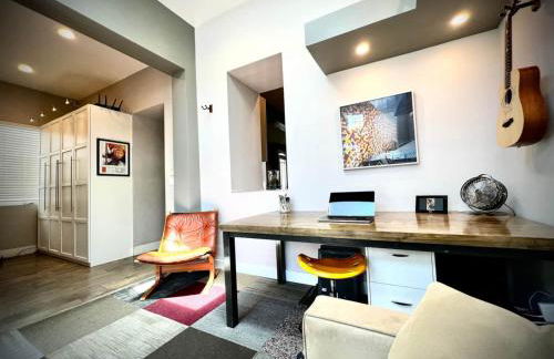 UPTOWN CASTLE - CITY VIEWS - THEATER & CONVENTION DISTRICT! - Foto 30